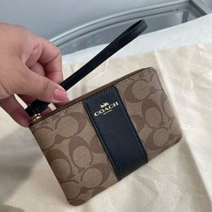 **SOLD** Coach Women Stripe Wristlet